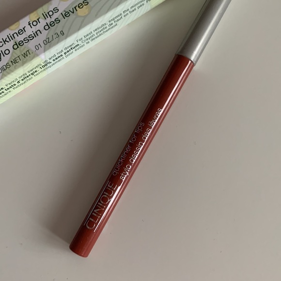 NEW Clinique lip liner - Picture 2 of 4